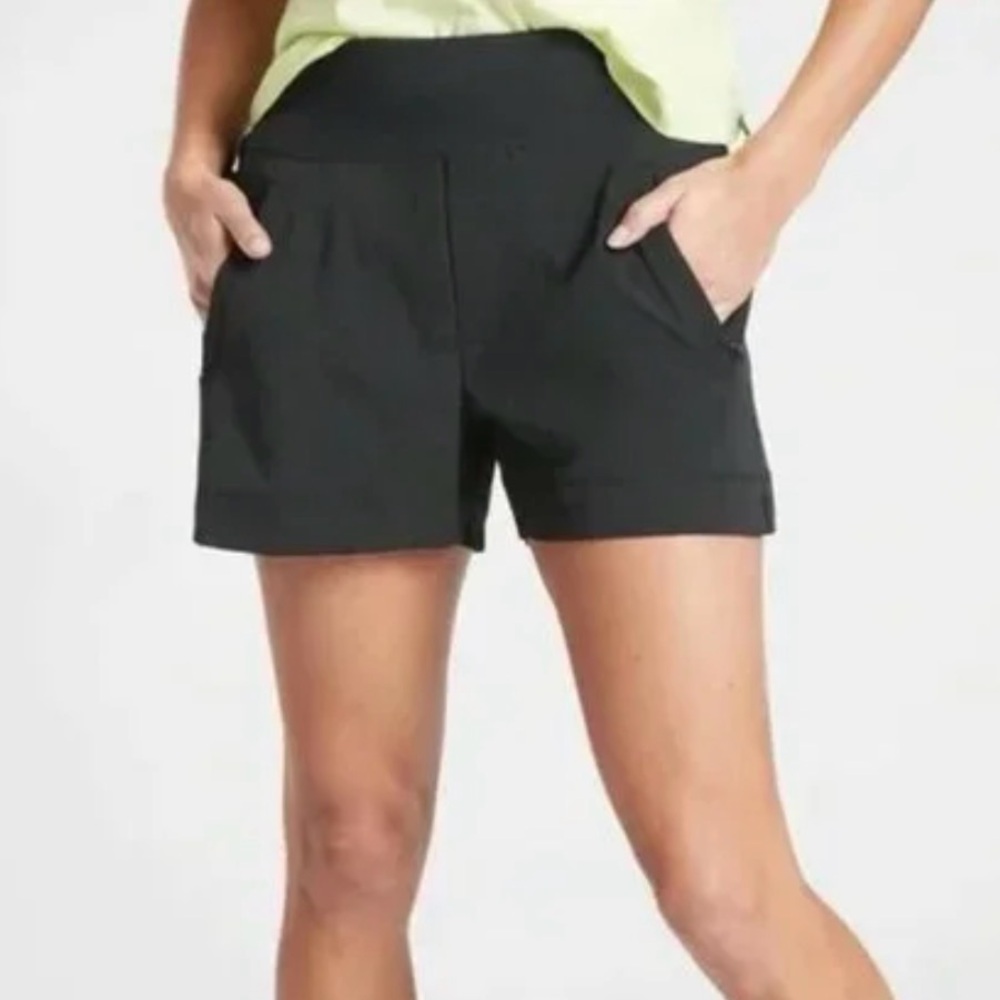 Athleta Trekkie North short size 22 black